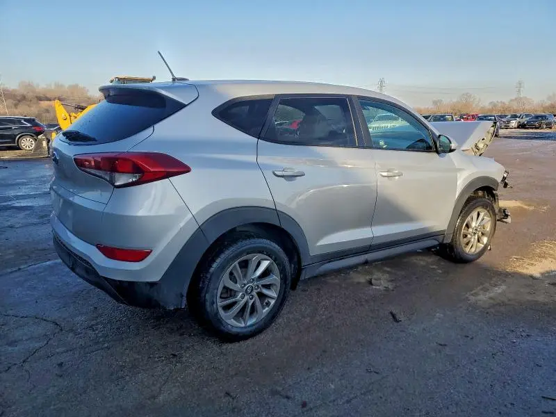 2016 HYUNDAI TUCSON SE  