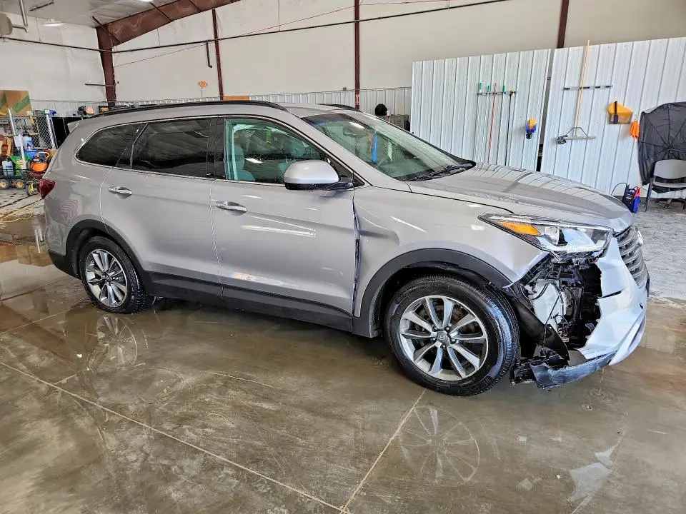 2017 HYUNDAI SANTA FE SE  
