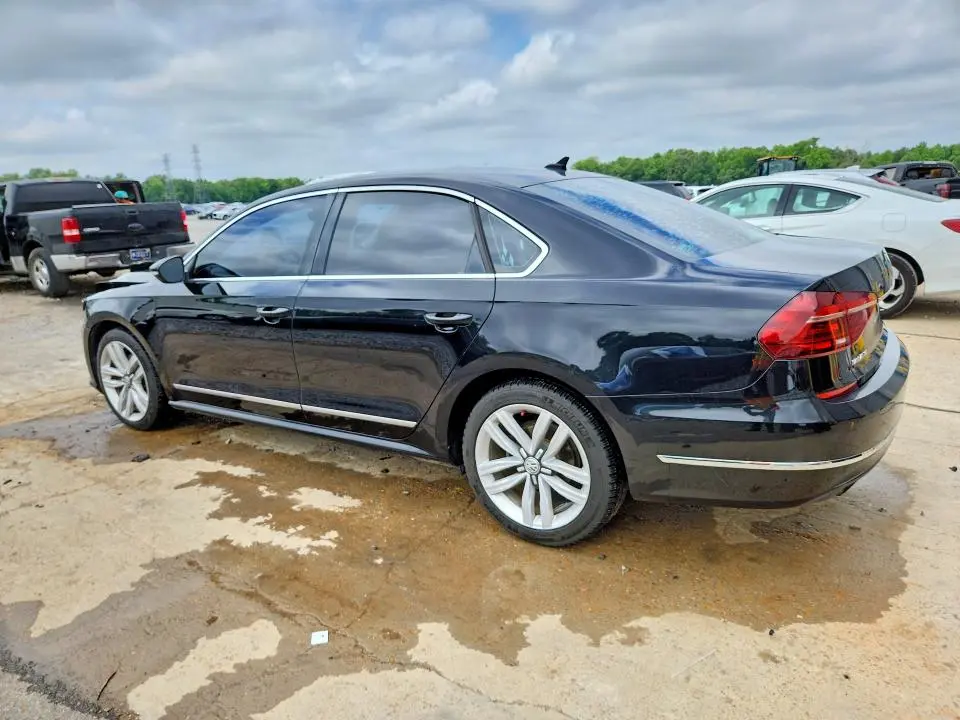 2017 VOLKSWAGEN PASSAT SE  