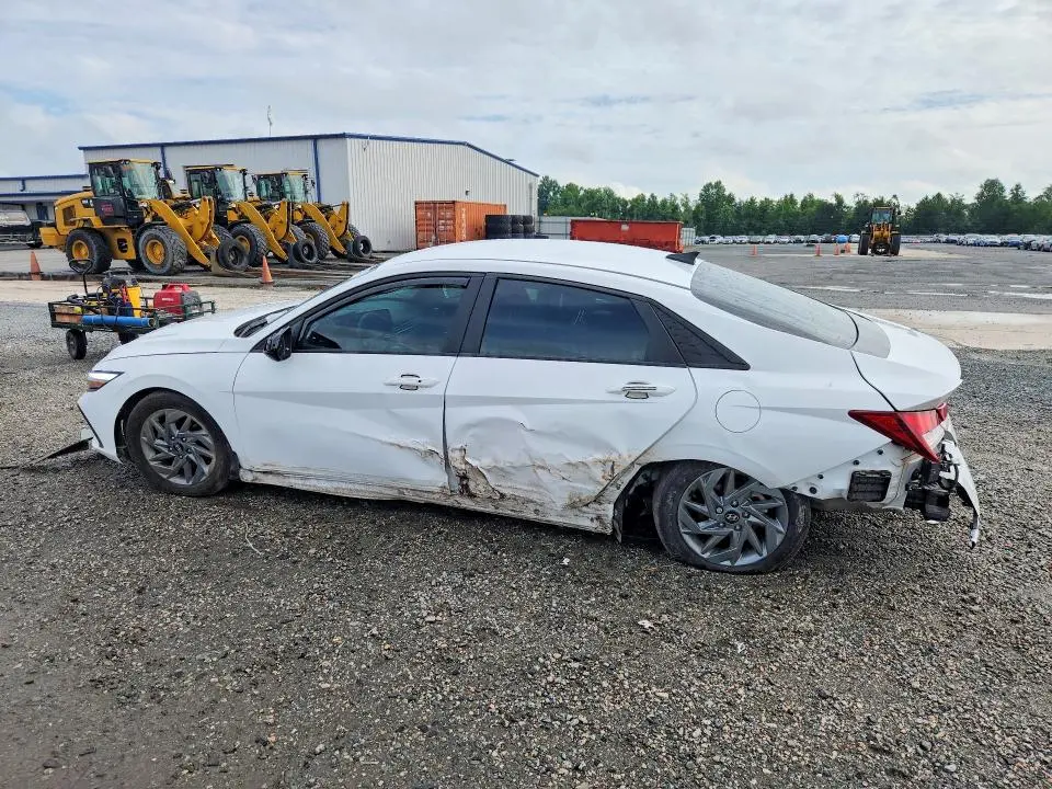 2024 HYUNDAI ELANTRA SEL  