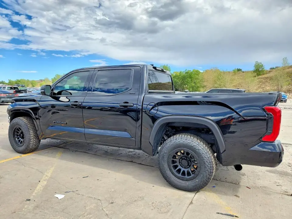 2023 TOYOTA TUNDRA SR5  