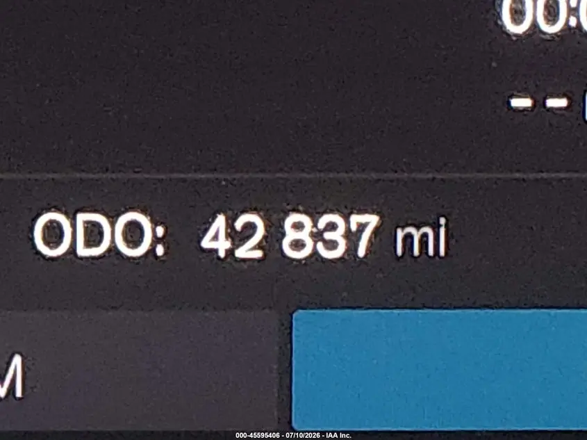 2023 VOLVO XC40 B5 CORE