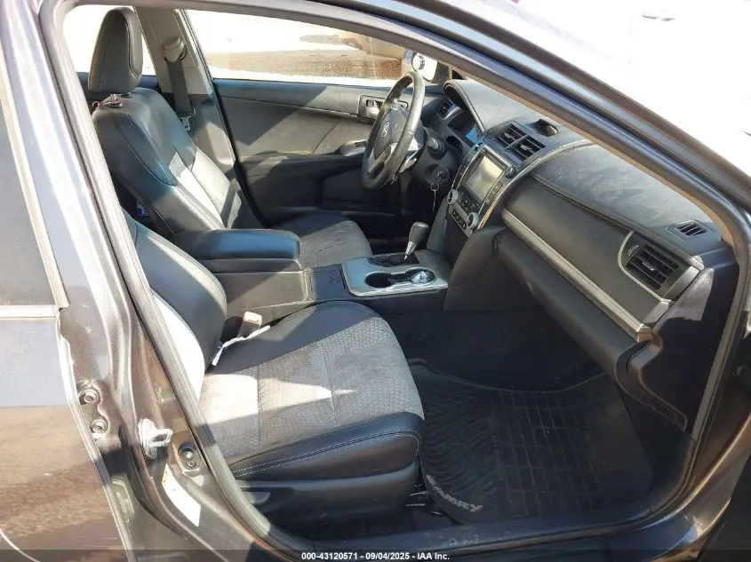 2014 TOYOTA CAMRY SE