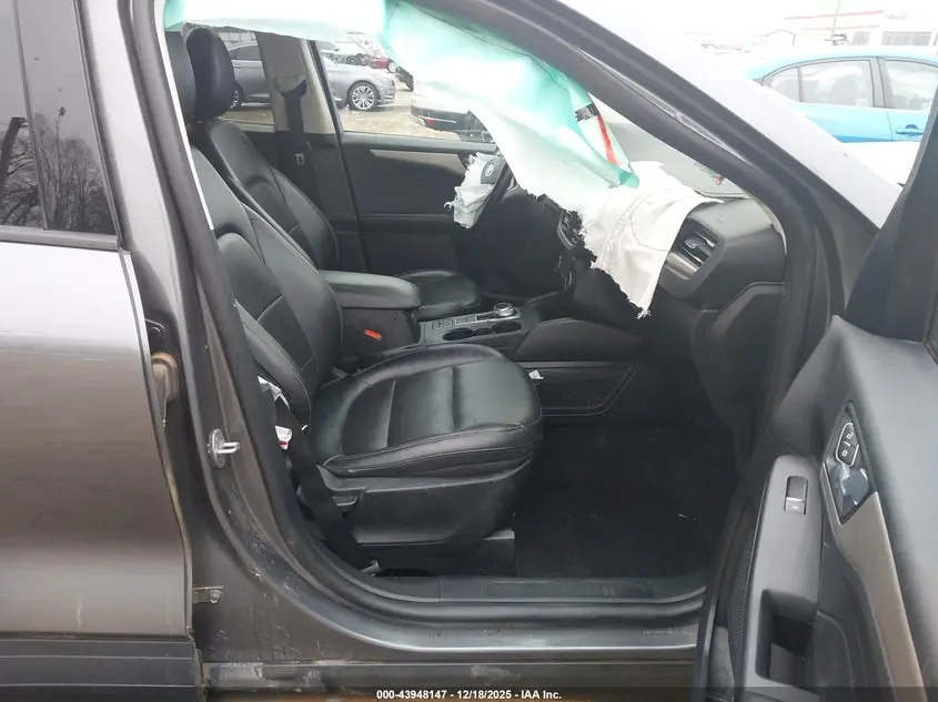 2022 FORD ESCAPE SEL