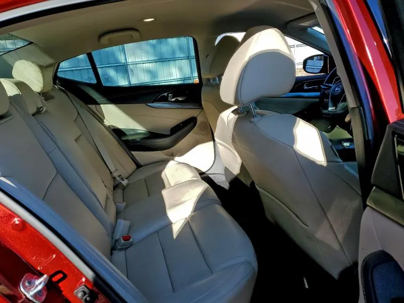 2022 NISSAN MAXIMA SV  