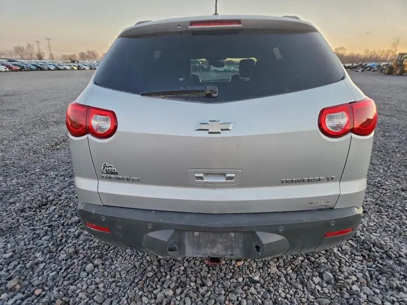 2010 CHEVROLET TRAVERSE LT  