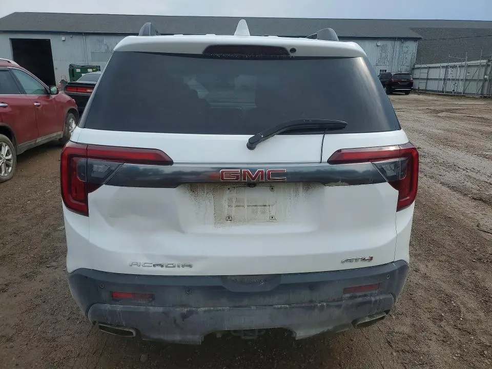 2021 GMC ACADIA AT4  