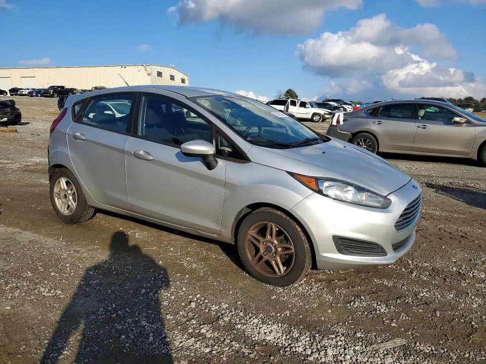 2017 FORD FIESTA SE  