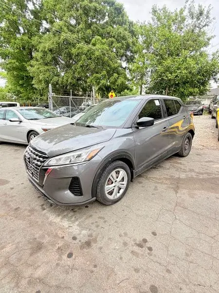 2021 NISSAN KICKS S  
