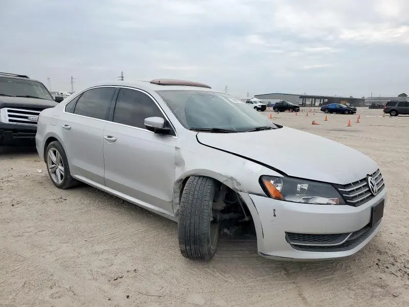 2014 VOLKSWAGEN PASSAT SE  