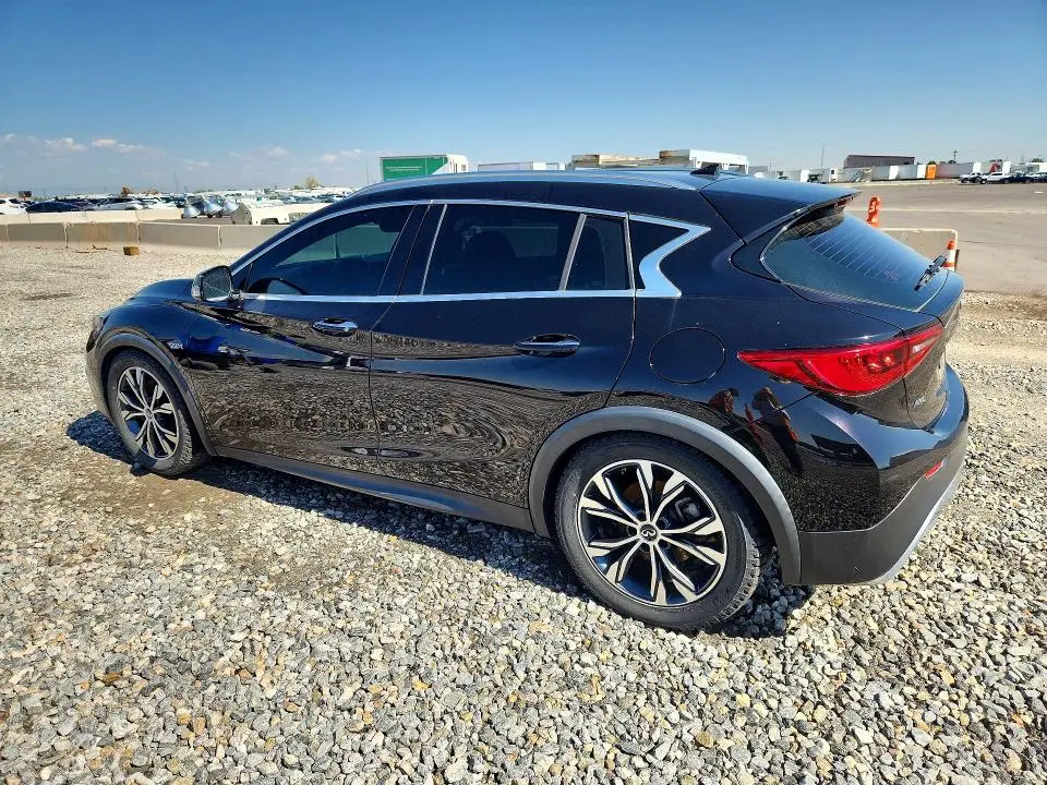 2018 INFINITI QX30 LUXURY  