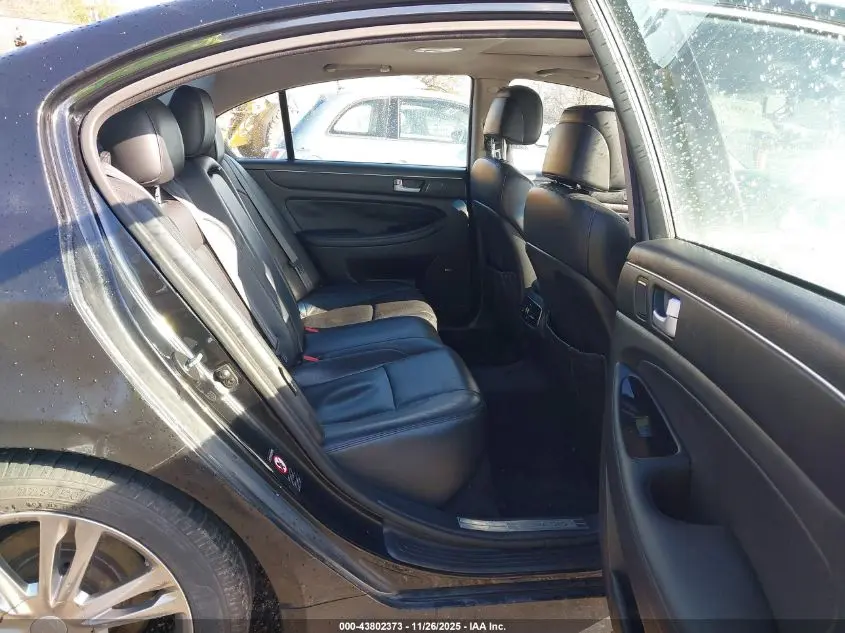 2013 HYUNDAI GENESIS 3.8