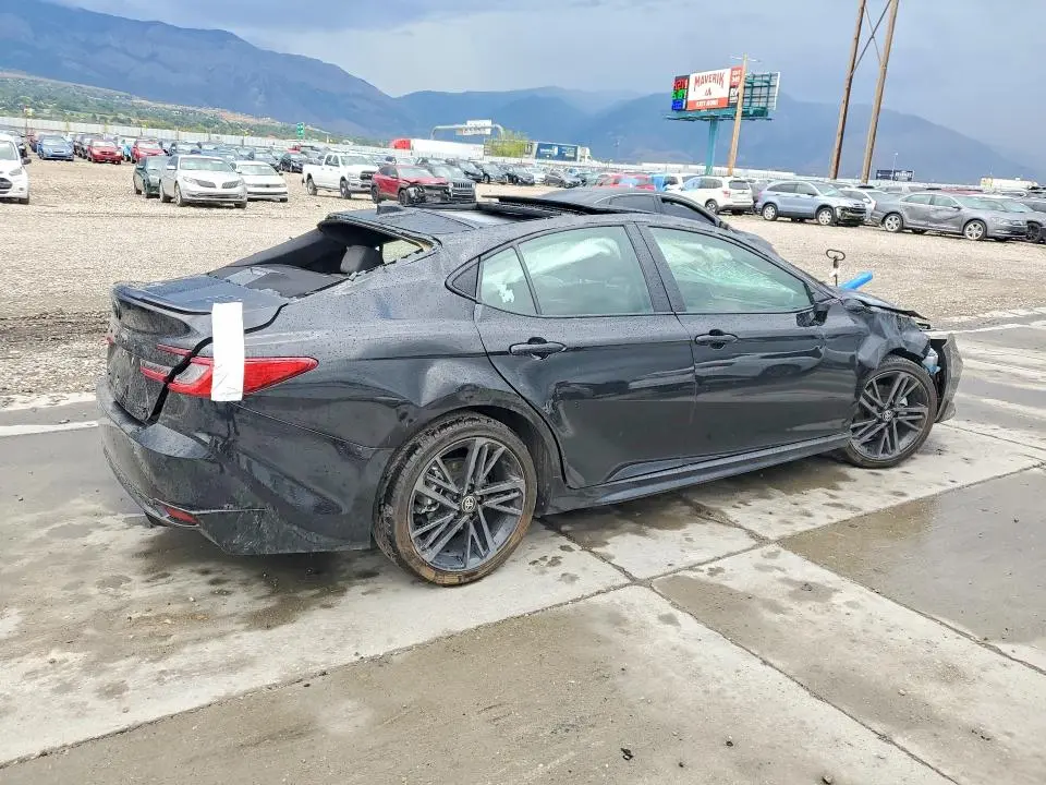 2025 TOYOTA CAMRY XSE  