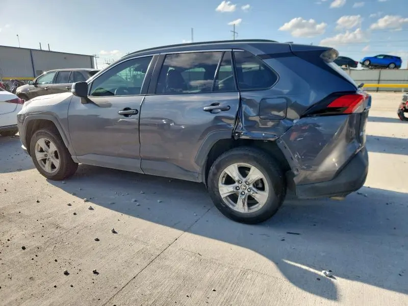 2021 TOYOTA RAV4 XLE  