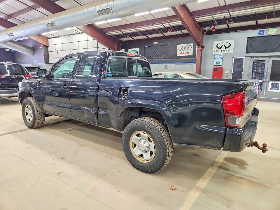 2018 TOYOTA TACOMA SR  