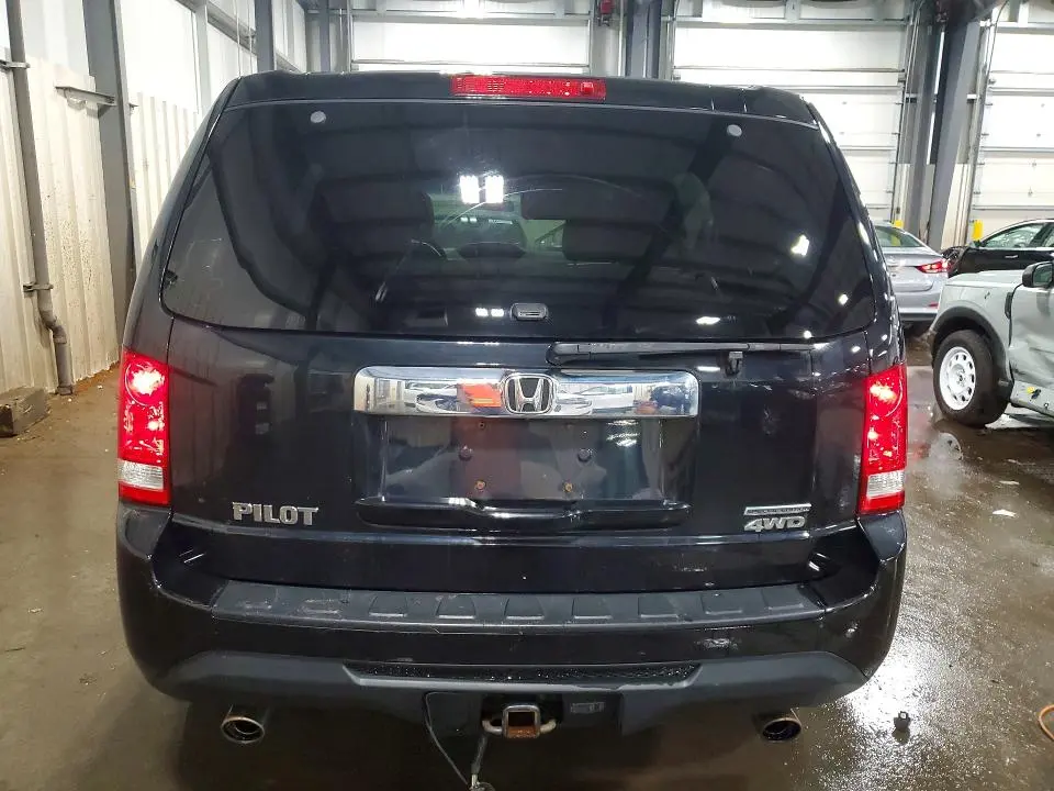 2015 HONDA PILOT SE  