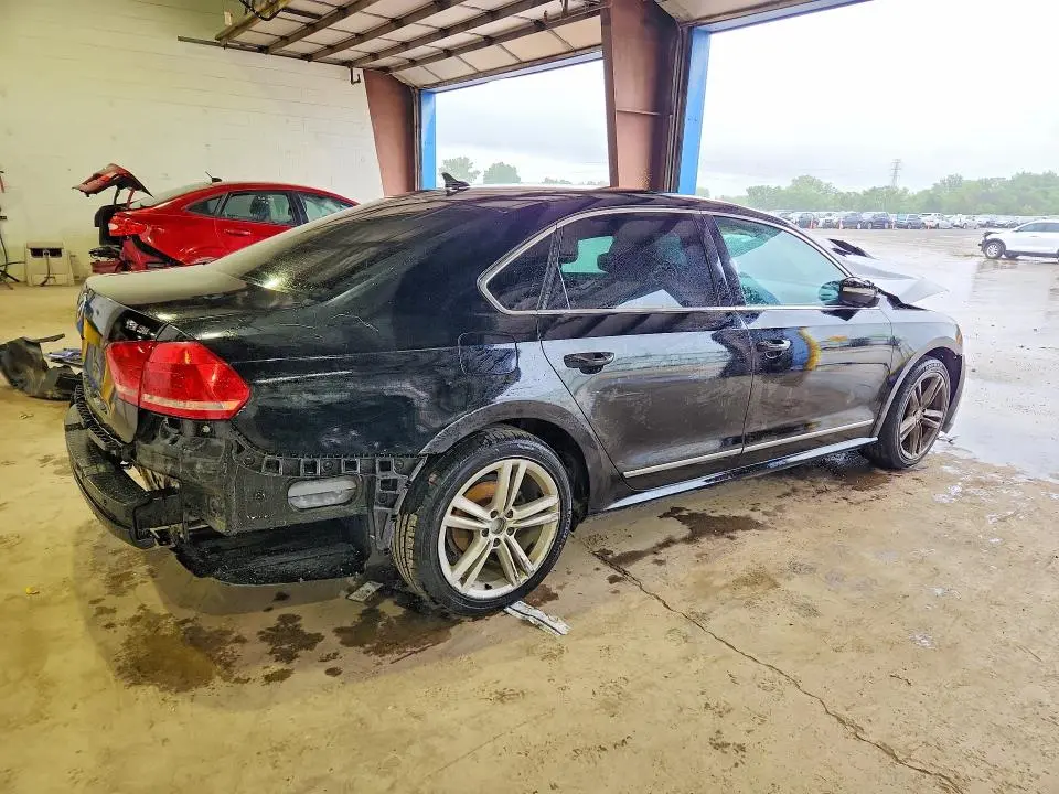 2015 VOLKSWAGEN PASSAT SE  
