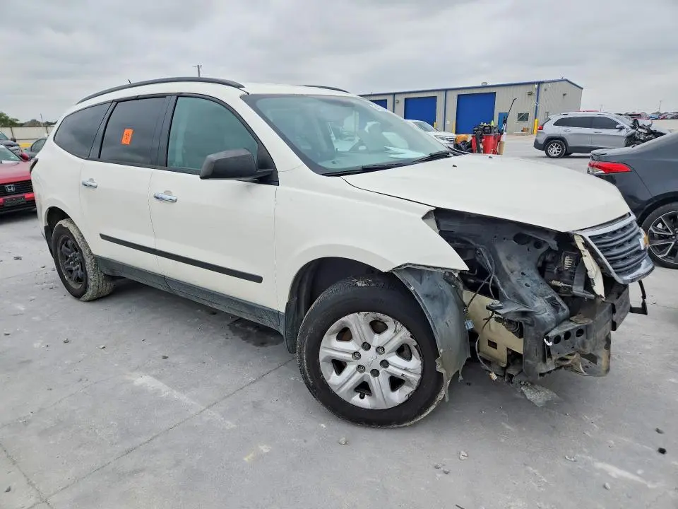 2015 CHEVROLET TRAVERSE LS  