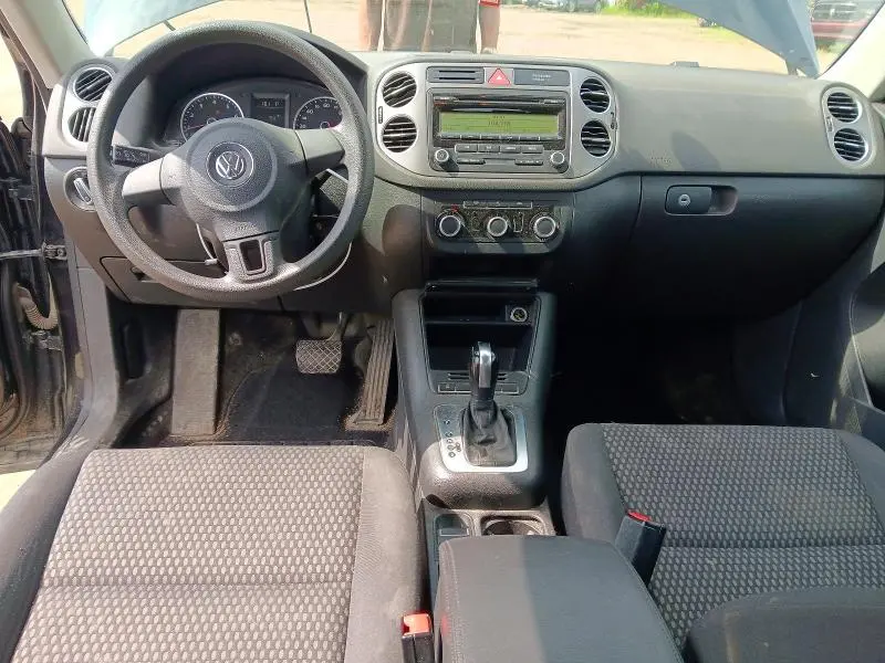 2011 VOLKSWAGEN TIGUAN S  