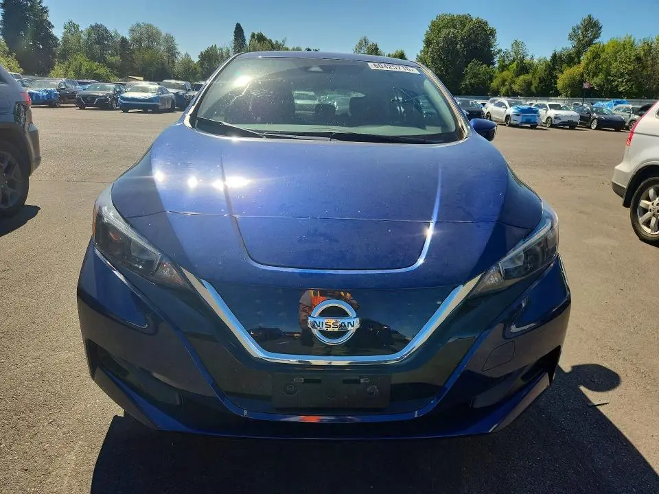 2022 NISSAN LEAF SV  
