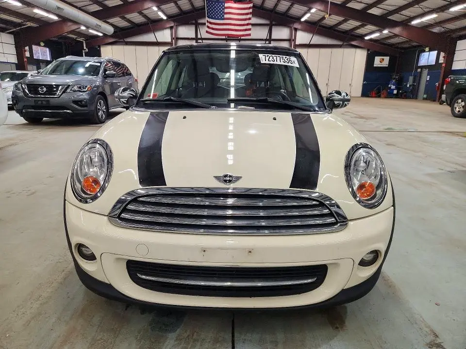 2012 MINI COOPER   