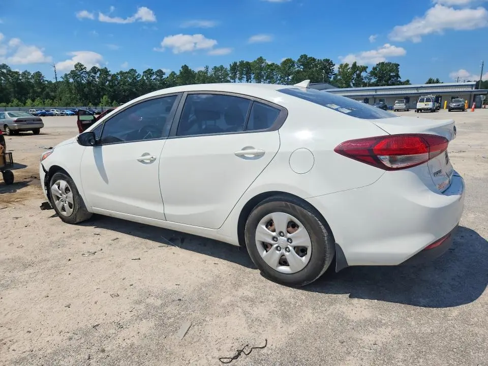 2017 KIA FORTE LX  