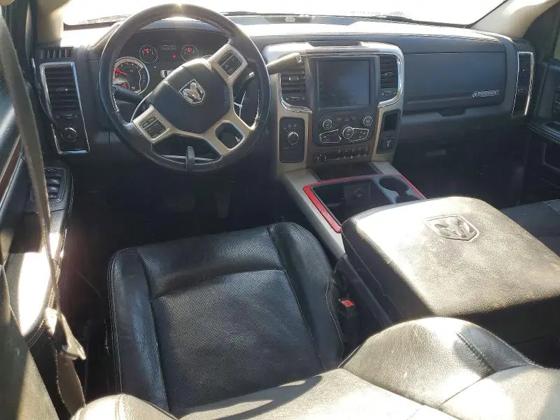 2013 RAM 2500 LARAM - BOX TRUCK