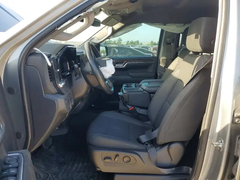 2024 CHEVROLET SILVERADO C1500 LT  