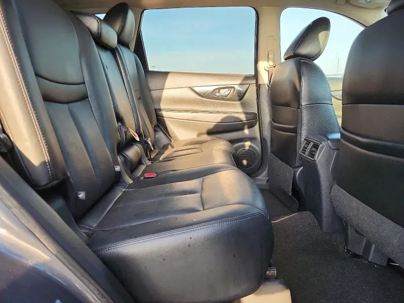 2017 NISSAN ROGUE SL  