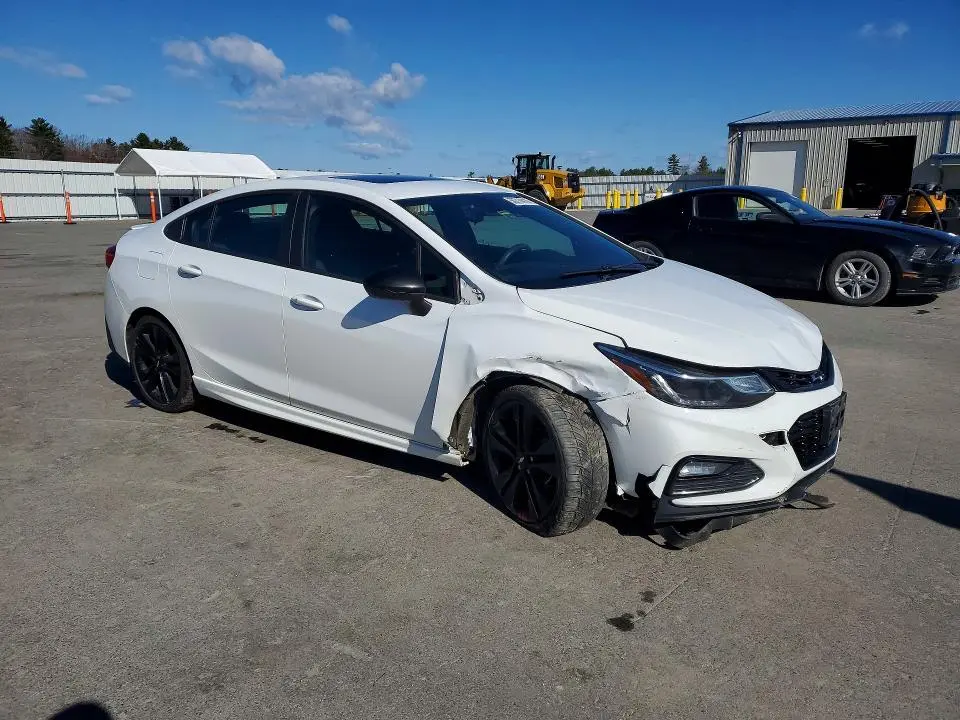 2017 CHEVROLET CRUZE LT  