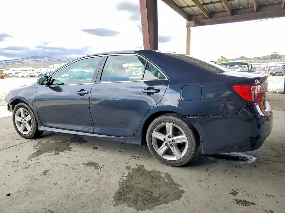 2014 TOYOTA CAMRY SE  