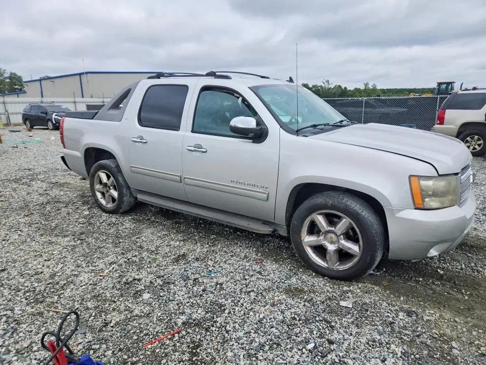 2011 CHEVROLET AVALANCHE LT  