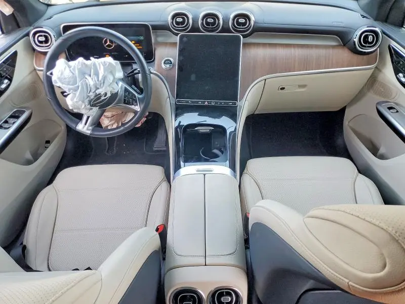 2024 MERCEDES-BENZ GLC 300  