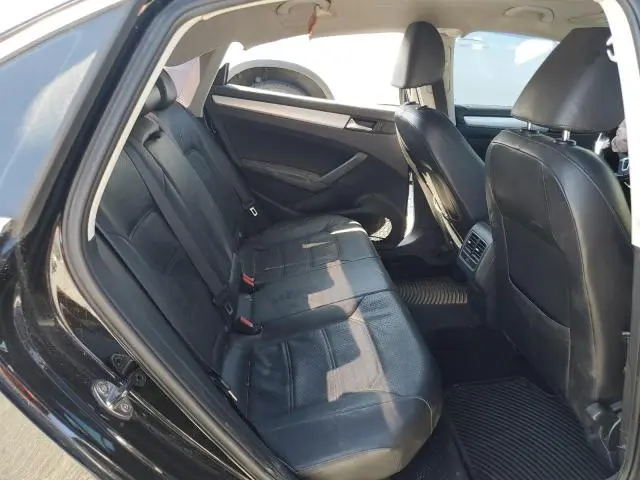 2013 VOLKSWAGEN PASSAT SE  