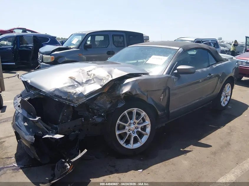 2011 FORD MUSTANG V6 PREMIUM