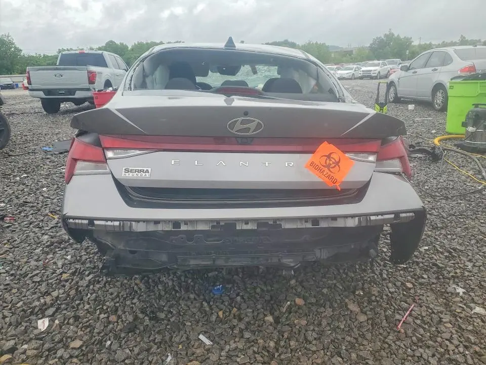 2024 HYUNDAI ELANTRA SEL  