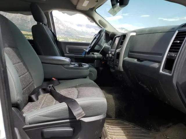 2016 RAM 1500 SLT  