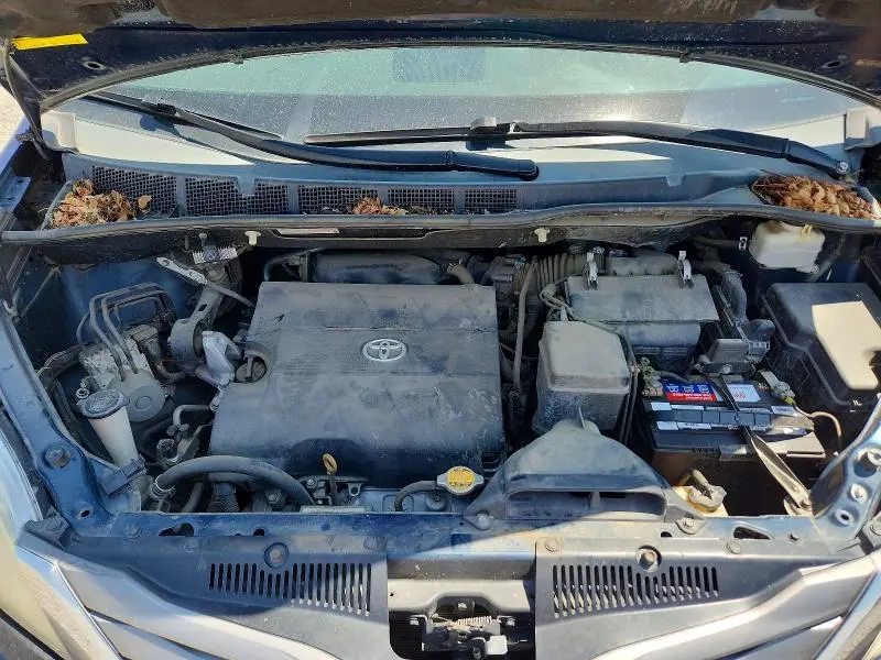 2012 TOYOTA SIENNA XLE 8-PASSENGER  