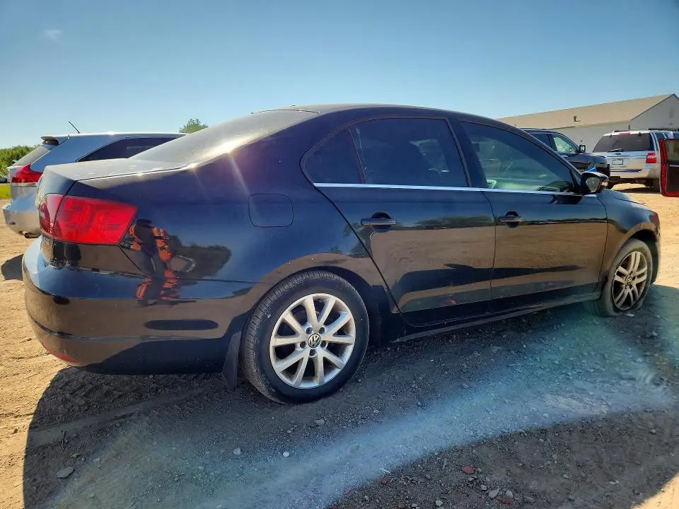 2013 VOLKSWAGEN JETTA SE  