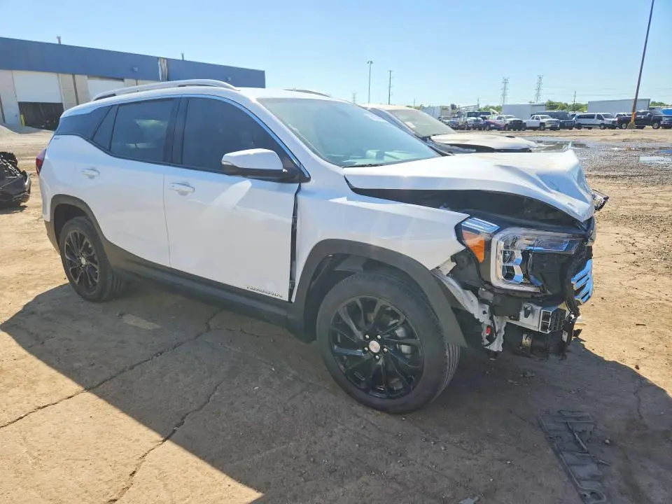 2023 GMC TERRAIN SLT  