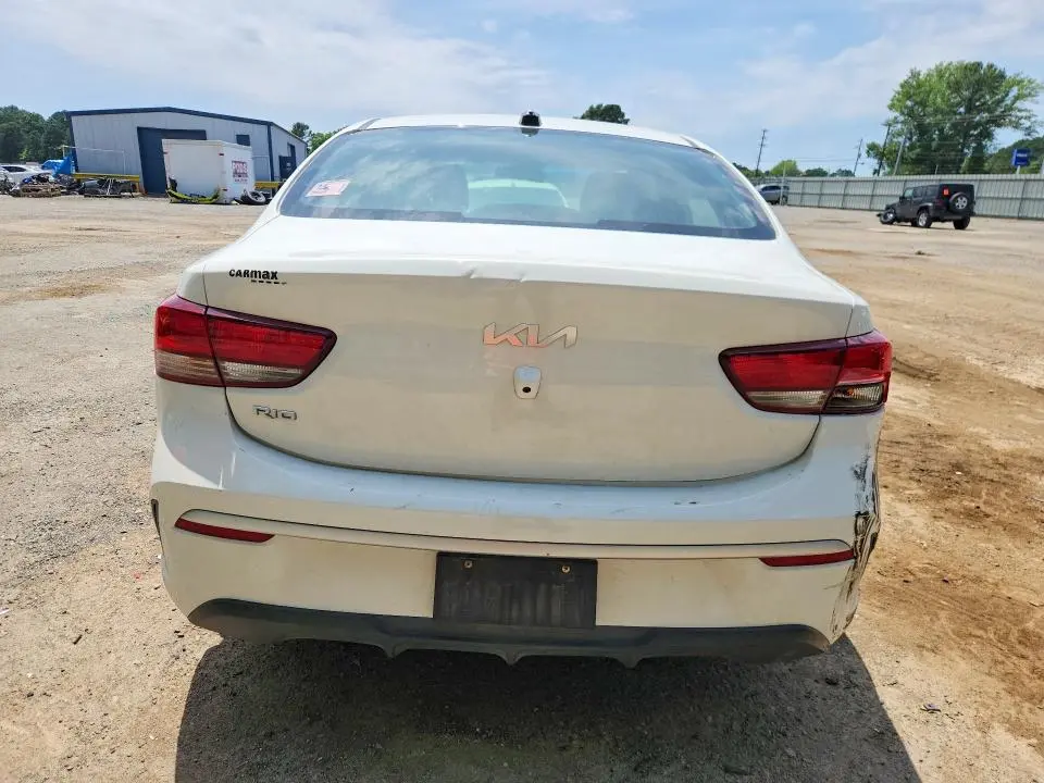 2022 KIA RIO LX  