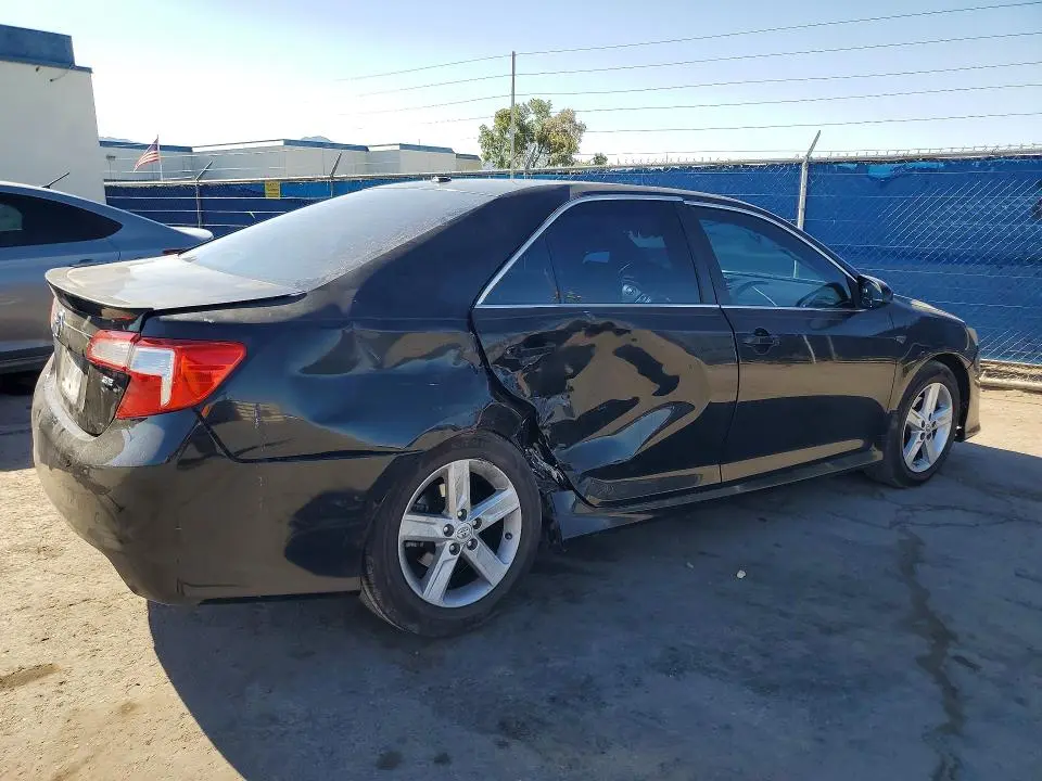2013 TOYOTA CAMRY SE  