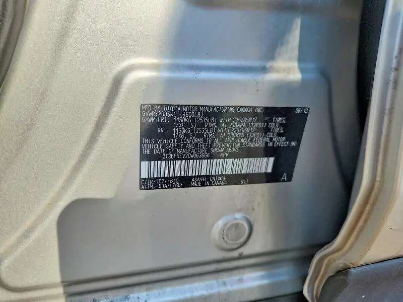 2013 TOYOTA RAV4 LE  