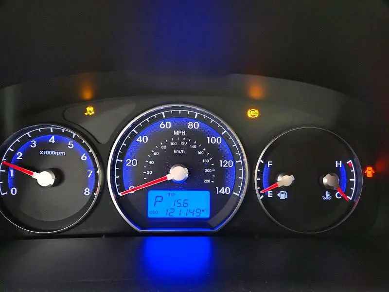 2011 HYUNDAI SANTA FE SE  