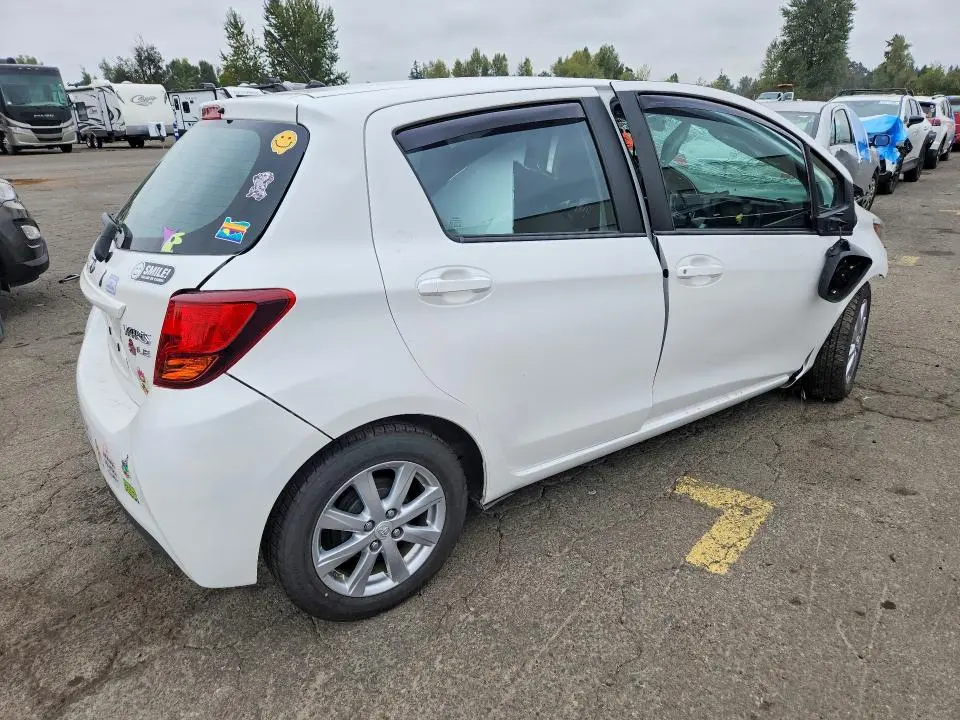 2015 TOYOTA YARIS 5-DOOR LE  