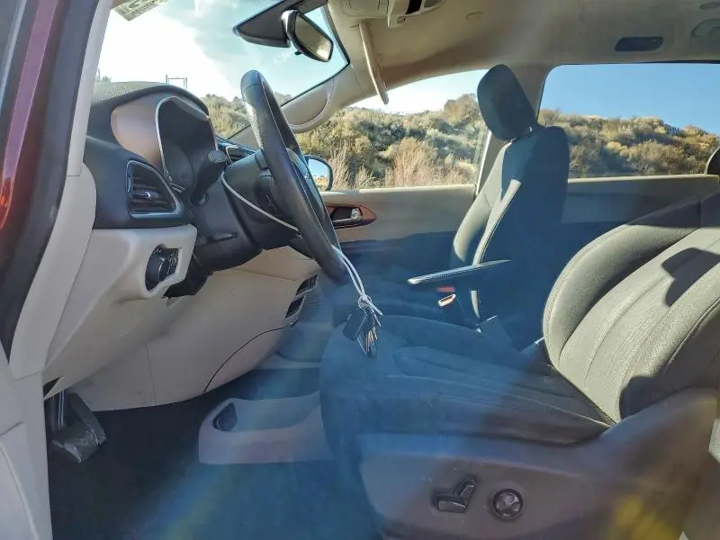 2017 CHRYSLER PACIFICA LX  