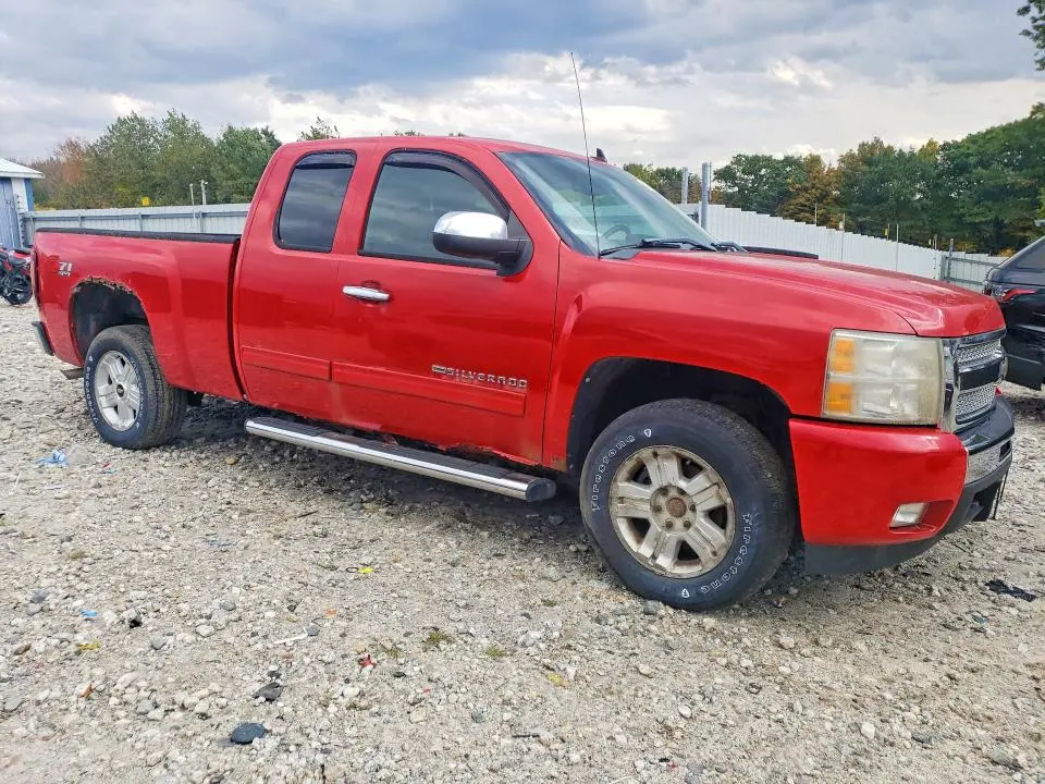 2011 CHEVROLET SILVERADO K1500 LT  
