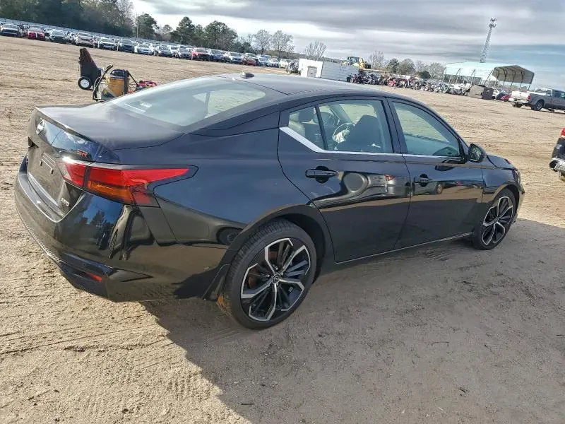 2024 NISSAN ALTIMA SR  