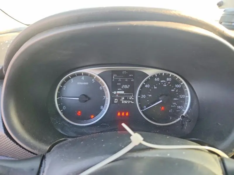 2021 NISSAN KICKS S  