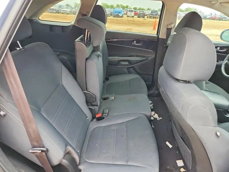 2020 KIA SORENTO S  